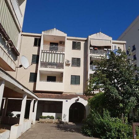 Emi Lägenhet Budva Exteriör bild