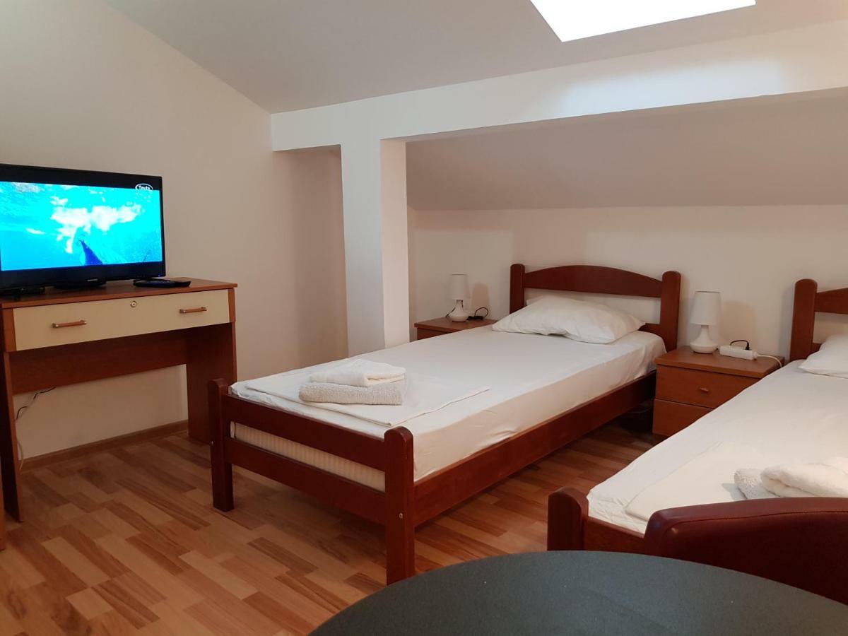 Emi Lägenhet Budva Exteriör bild