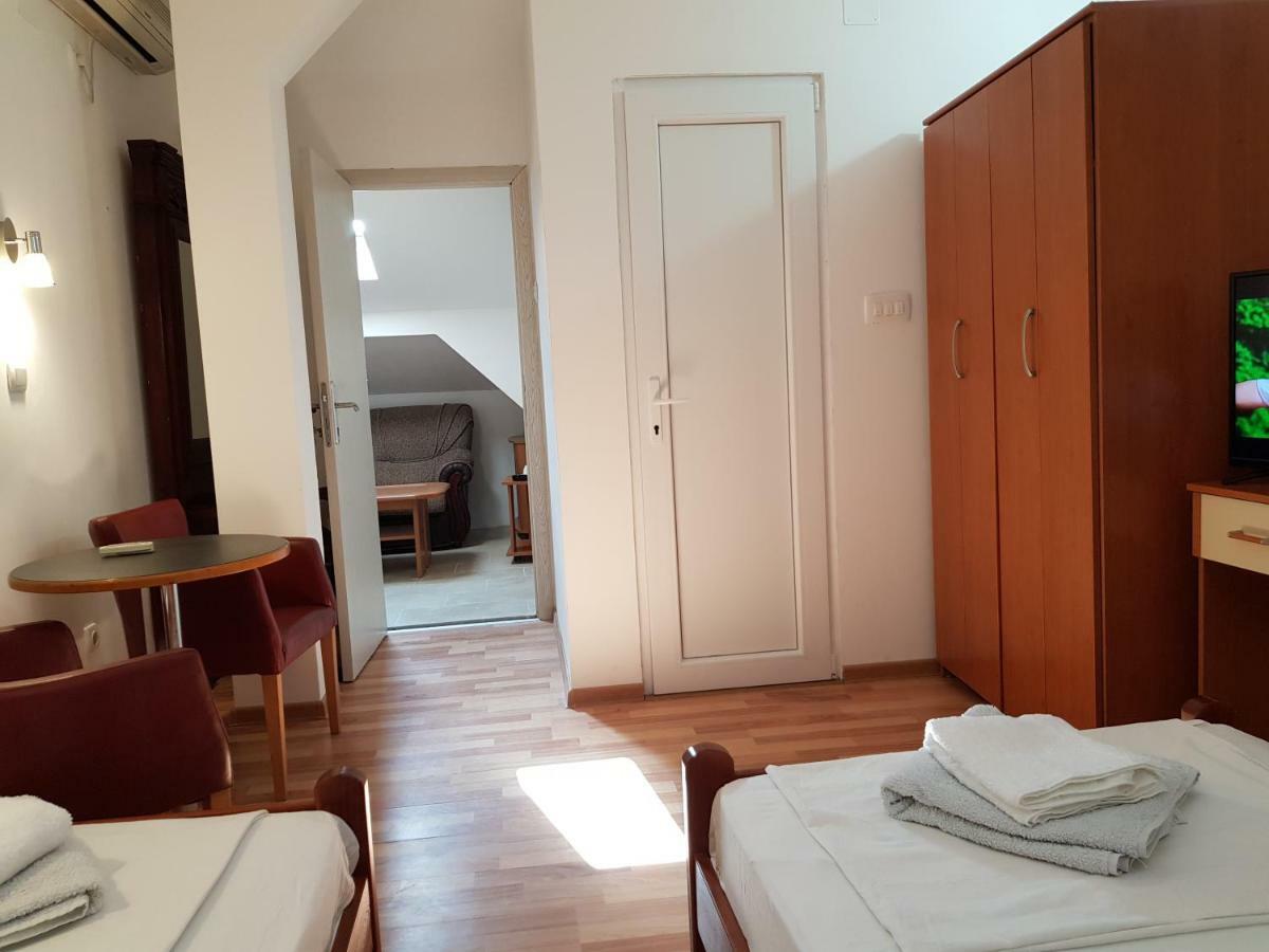 Emi Lägenhet Budva Exteriör bild